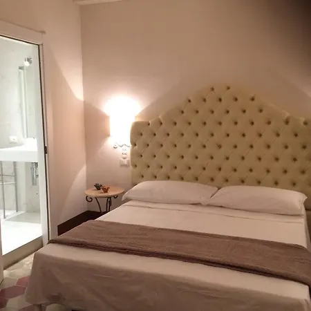 Sveva Couette-café 3*